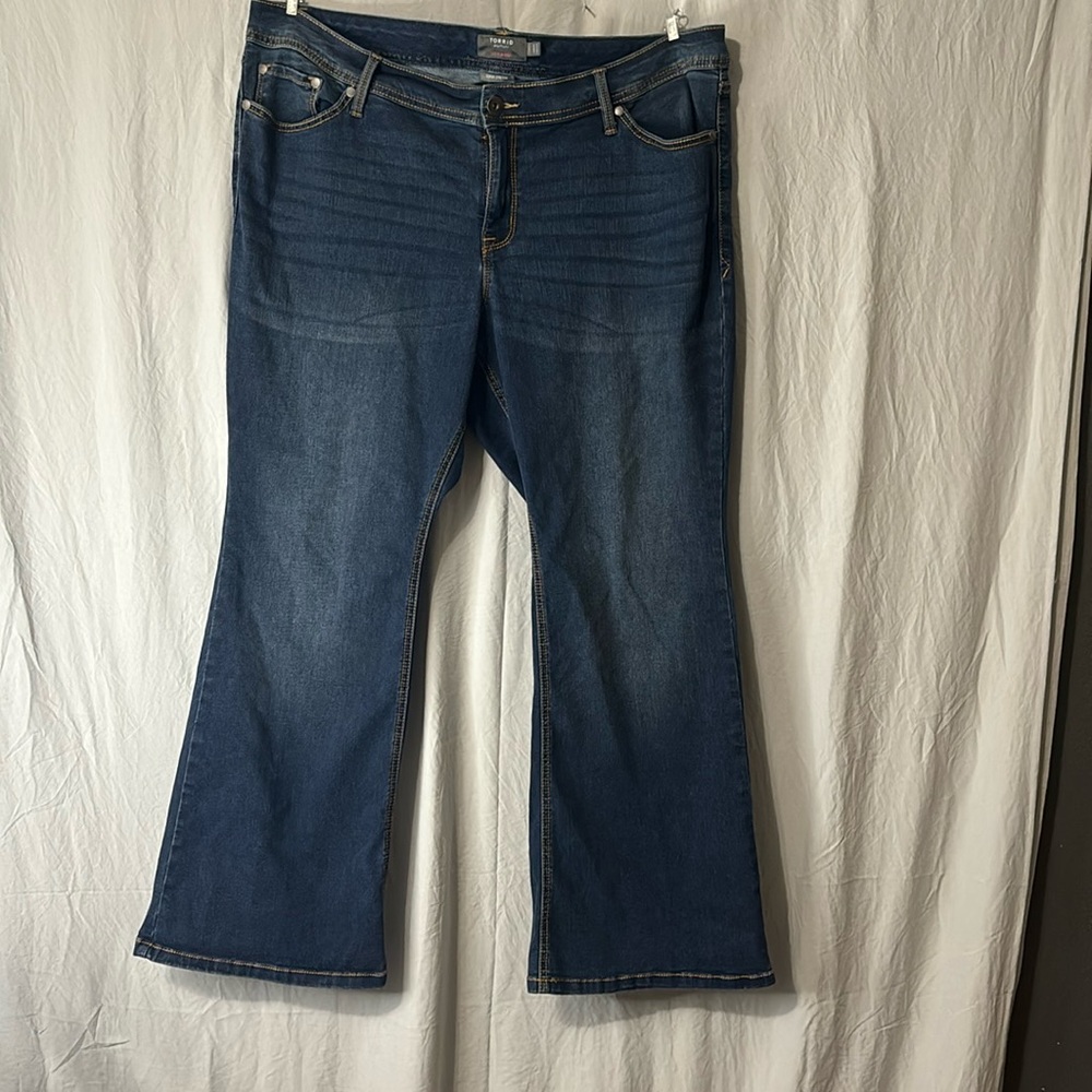 Torrid Luxe Slim boot jeans size 20 Short